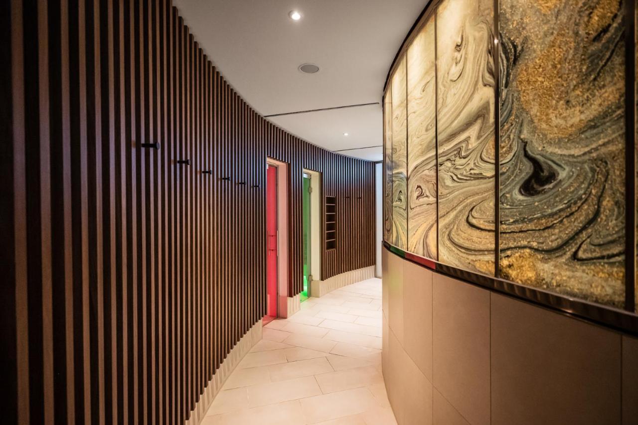 Conrad Hamburg Hotel Exterior photo The Spa at The Dorchester